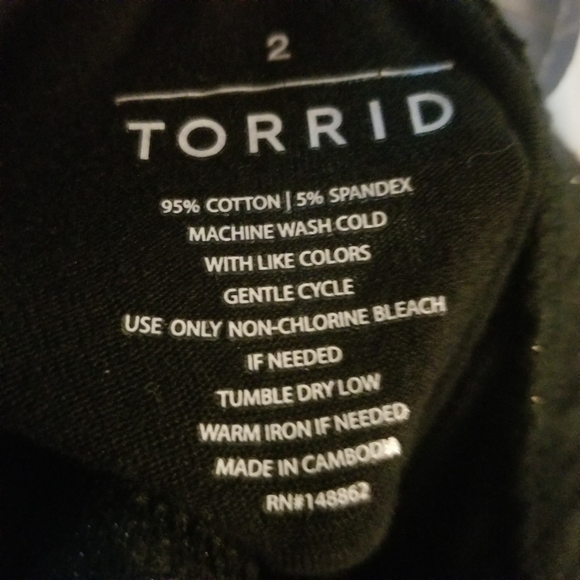 Torrid sz 2 leggings black/silver sparkles - Picture 4 of 4